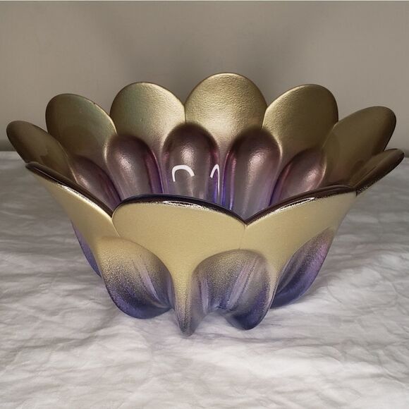Vintage lotus flower bowl - Picture 1 of 9